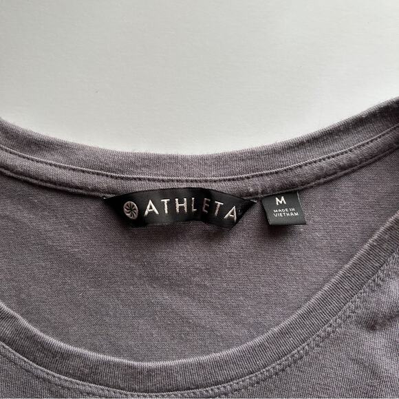 Athleta Gray Crewneck Ruched Hip Sleeveless Long Workout Tank Shirt Size Medium - Picture 5 of 7